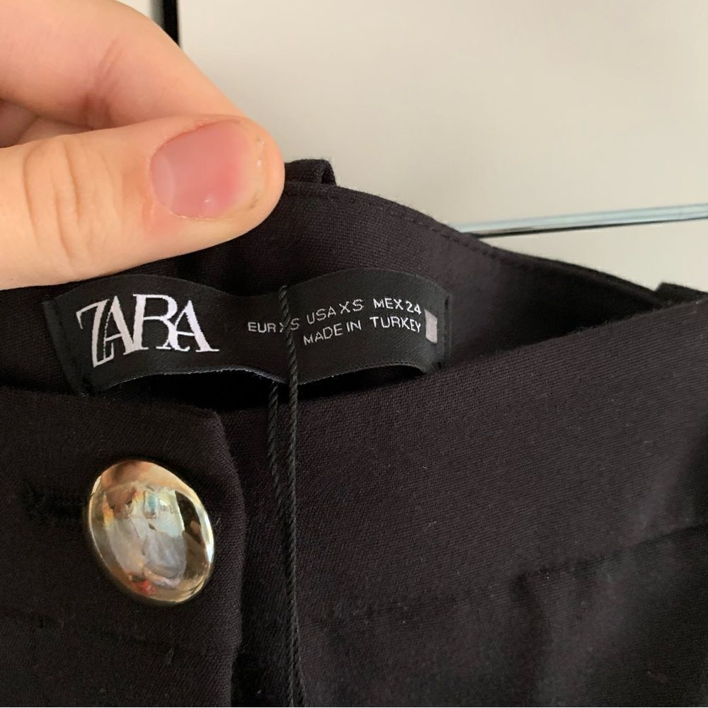 ZARA High Waisted Button Shorts - Picture 7 of 8